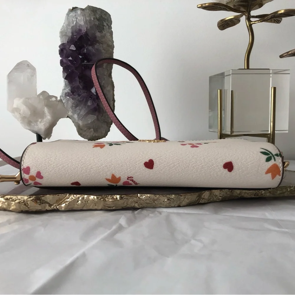 New Coach Anna Clutch/Crossbody in Petal Print - Picture 3 of 13